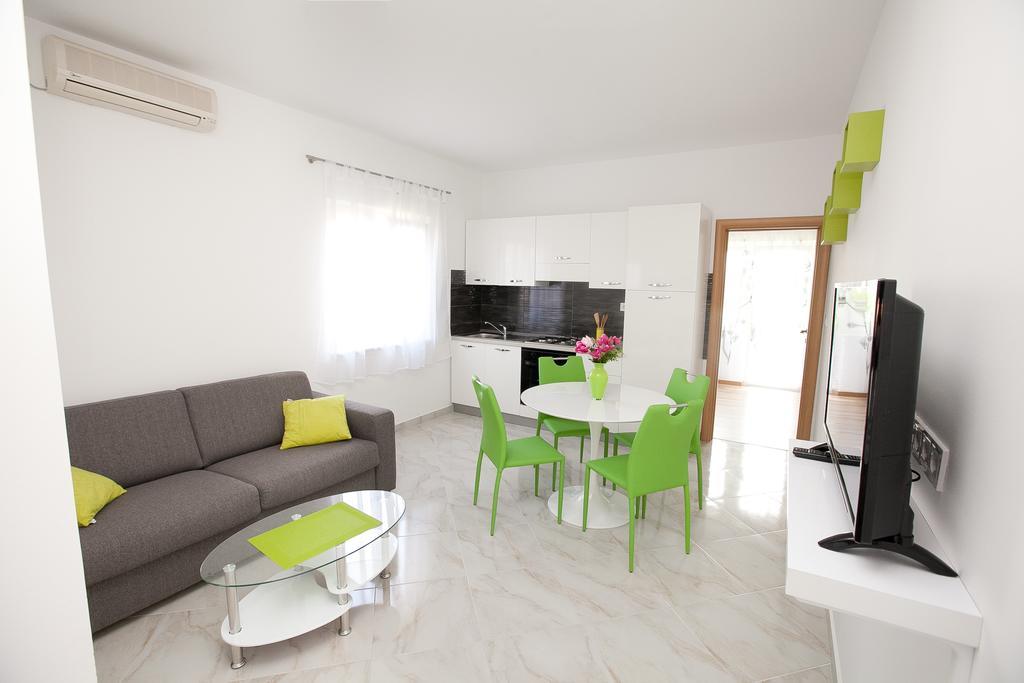 Apartments Mtv With Privatne Parking Zadar Exterior foto